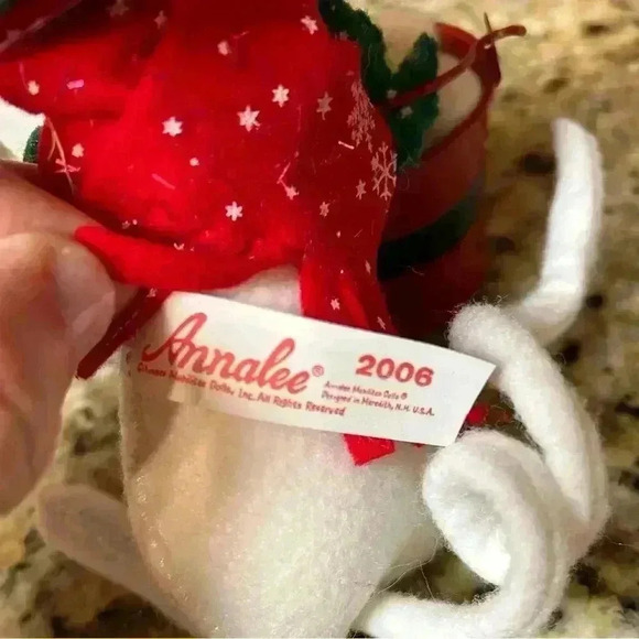Annalee Christmas Mouse with Bucket of Snowballs 6” NWT 2006 - Picture 5 of 6